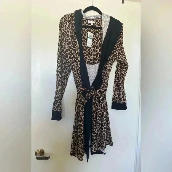 NWT Leopard Print DKNY Robe - Picture 1 of 9